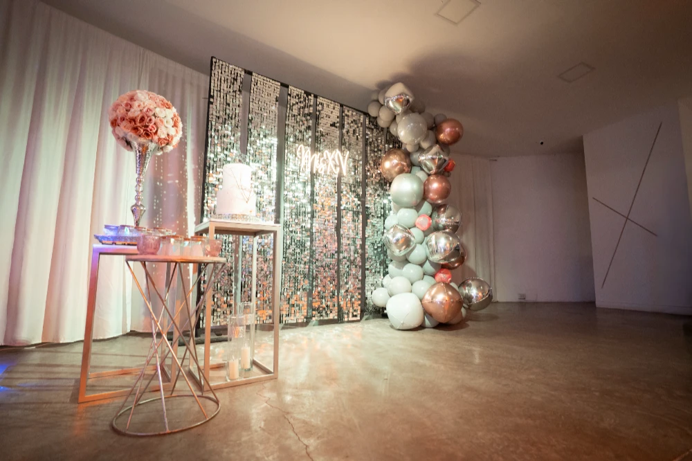 Escenografía y luces para show en vivo